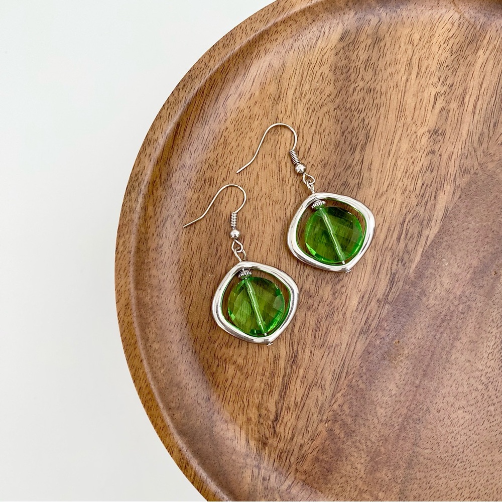4/$15 Silver Diamond Drop Green Faceted Glass Beads Dangle Earrings